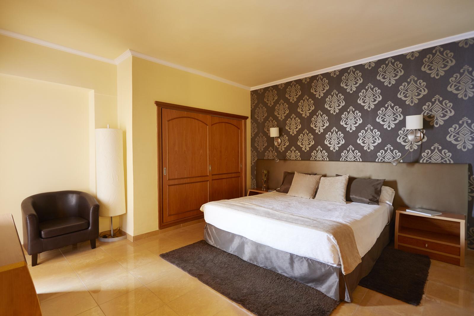Invisa Hotel La Cala (Adults Only) Santa Eularia des Riu Luaran gambar